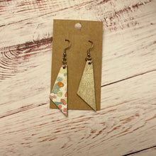 Load image into Gallery viewer, Confetti Pastels Design Wood Earrings