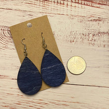 Load image into Gallery viewer, Raindrop Design Wood Earrings