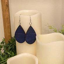 Load image into Gallery viewer, Raindrop Design Wood Earrings