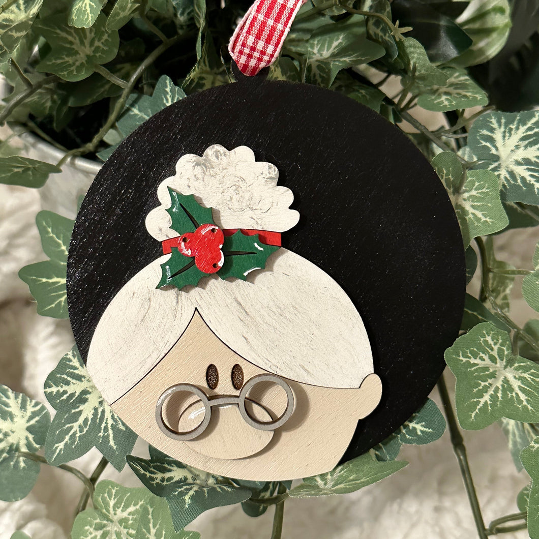 Holiday Head Mrs. Claus Ornament - 3D